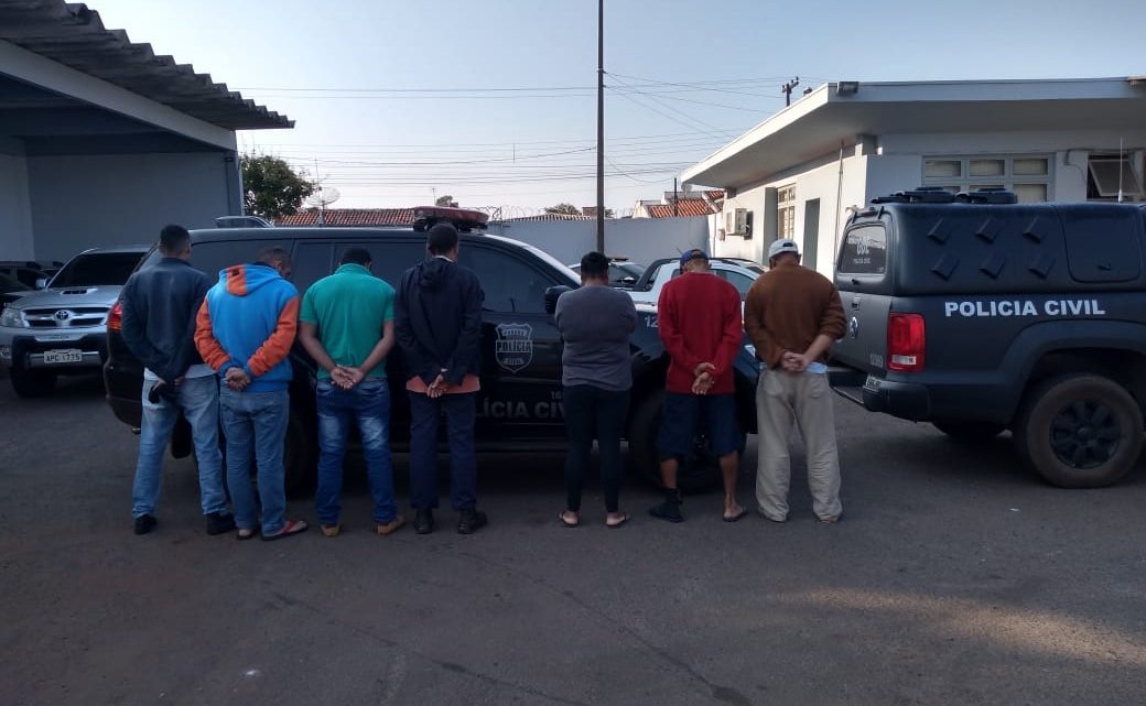 8 PESSOAS SÃO PRESAS NA OPERAÇÃO “CAXANGA” EM CAMPO MOURÃO 8 PESSOAS SÃO PRESAS NA OPERAÇÃO “CAXANGA” EM CAMPO MOURÃO